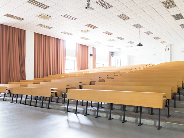 学校